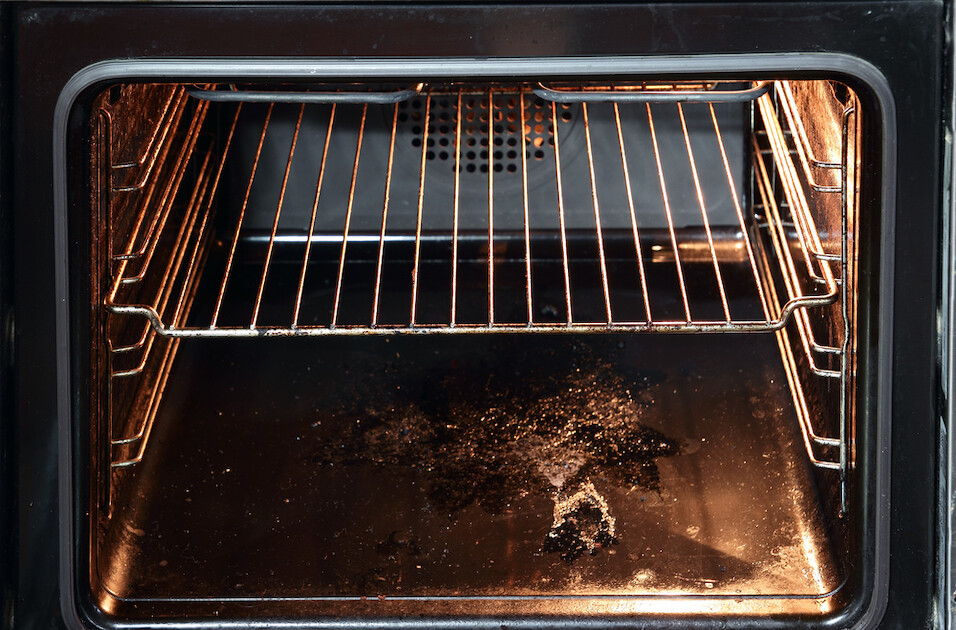 Comment démonter et nettoyer une vitre de four de cuisine